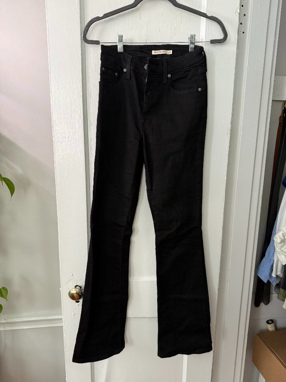 Levi's 725 High Rise Bootcut Jeans